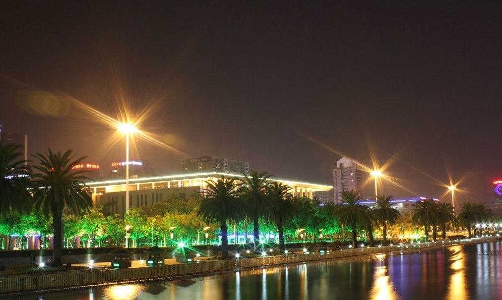 广场宅男视频污污照明夜景效果图