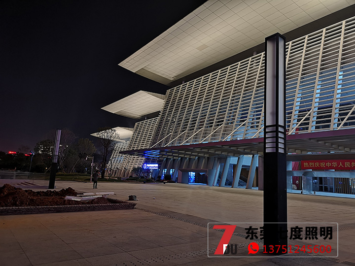 东莞市民服务中心中心广场方形宅男在线观看柱安装效果图片